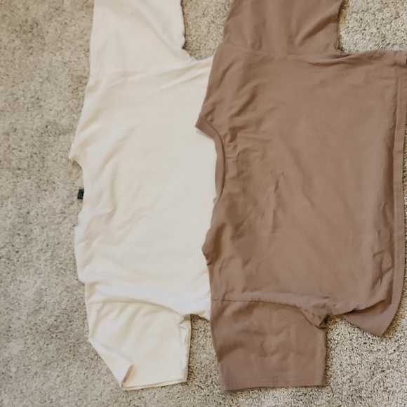 2 Forever 21 Crop Tops - Picture 2 of 3